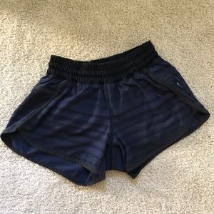 Lululemon Tracker Shorts size 6